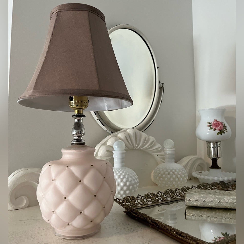 Vintage MCM Pink Custard Glass Pineapple Vanity lamp